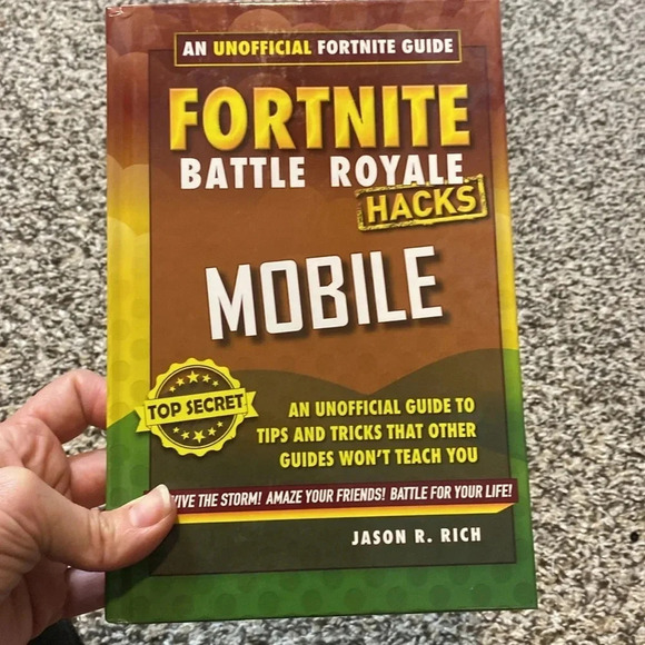 An Unofficial Fortnite Guide Battle Royale Hacks 4 Hardcover Collection - Picture 5 of 12